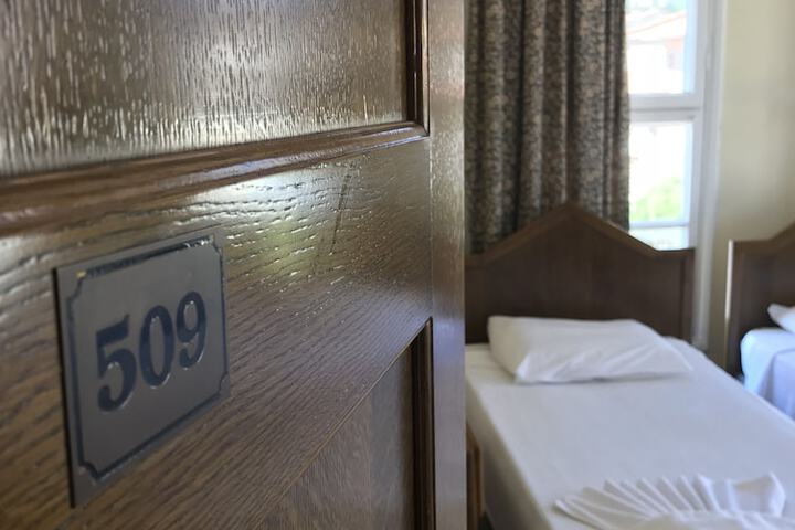 Room 7 of 35