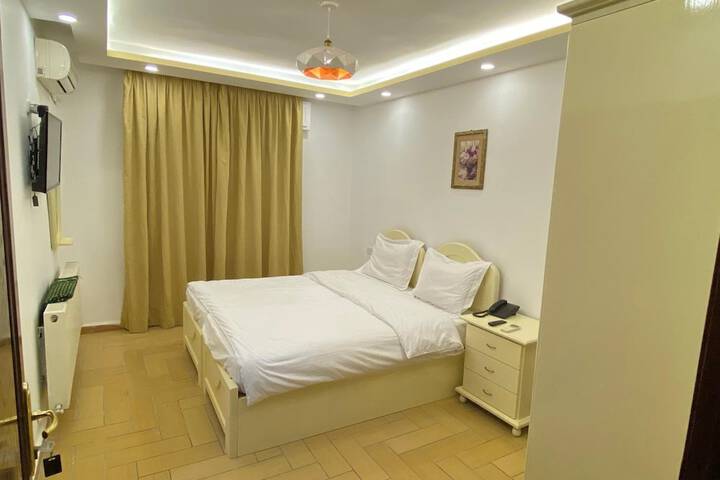 Room 17 of 44