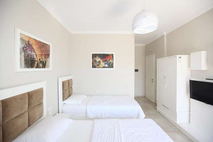 Room 13 of 46