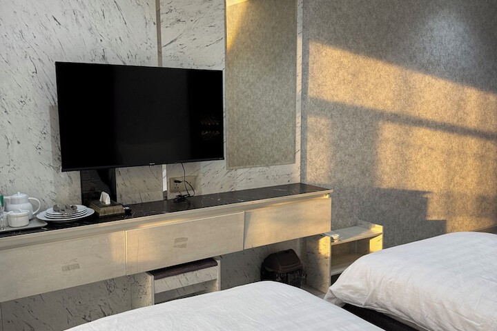 Room 26 of 68