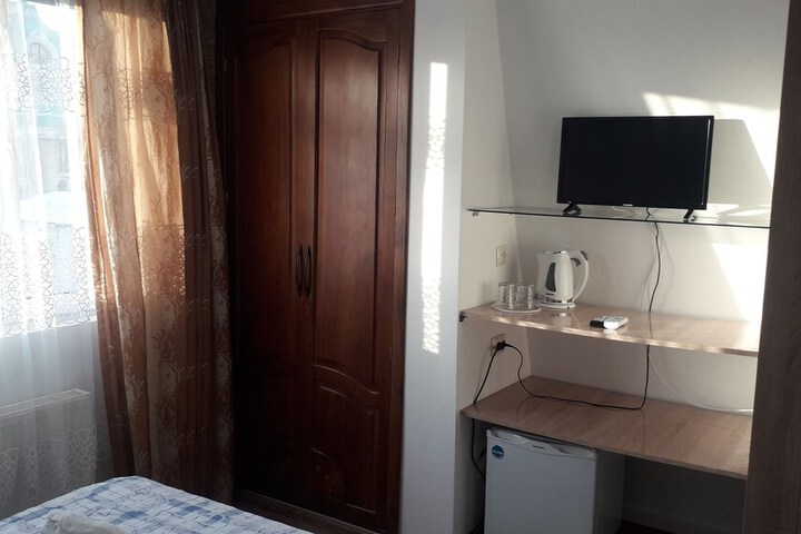 Room 10 of 26
