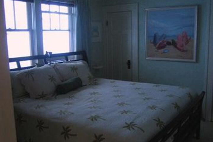 Room 6 of 17