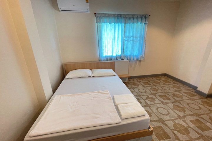 Room 64 of 109