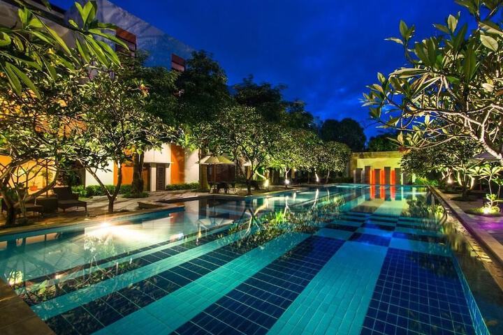 Hotel with Pool