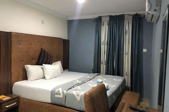 Room 11 of 53