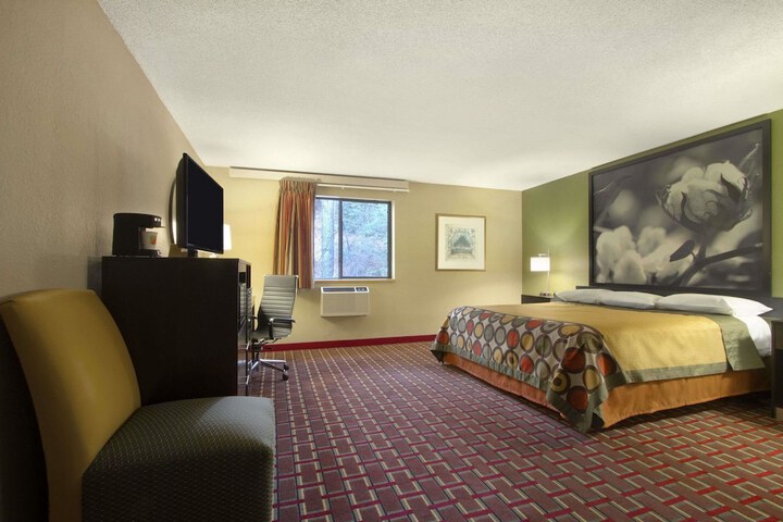 1 King Bed (6 of 12)