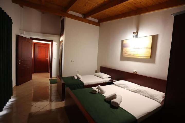 Room 3 of 69