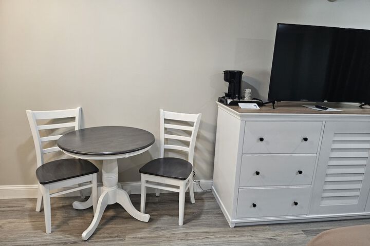 Room 9 of 29