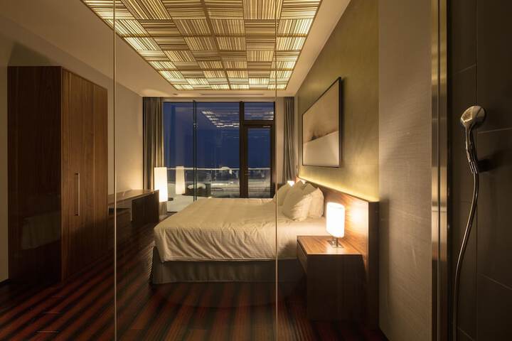 Room 16 of 176