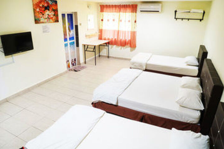 Room 3 of 10