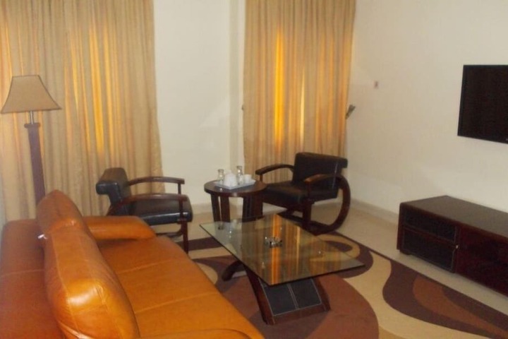 Room 2 of 41