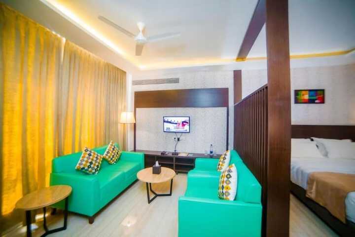 Room 13 of 34