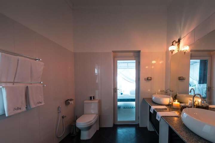 Room 32 of 57