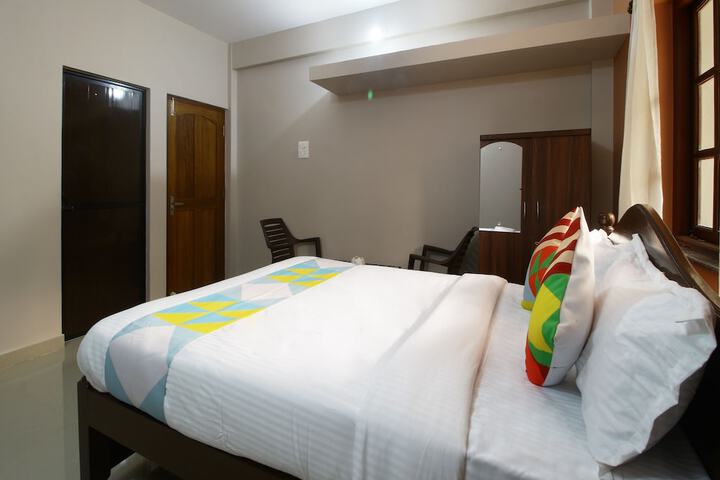Room 10 of 13