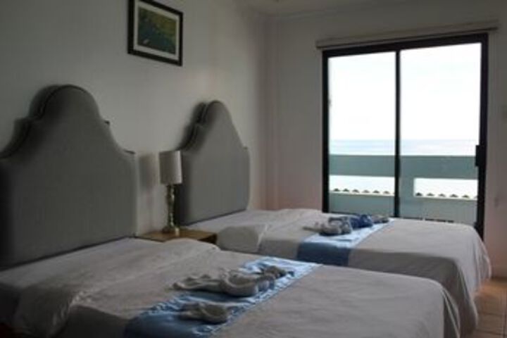 Room 9 of 26