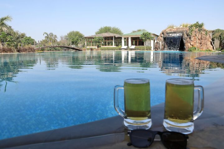 Pool 66 of 103
