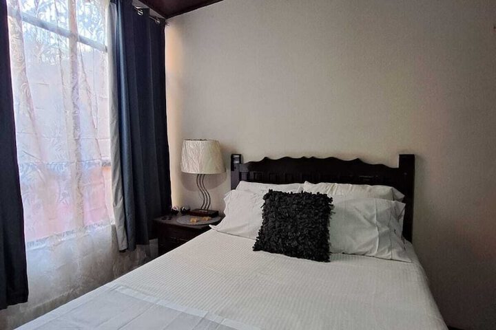 Room 7 of 18
