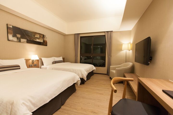 Room 9 of 32