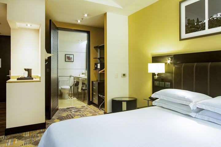 Room 13 of 153