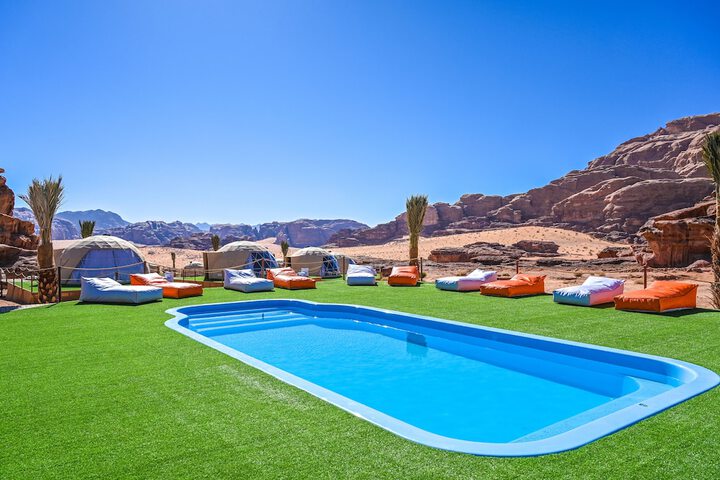 Pool 30 of 102