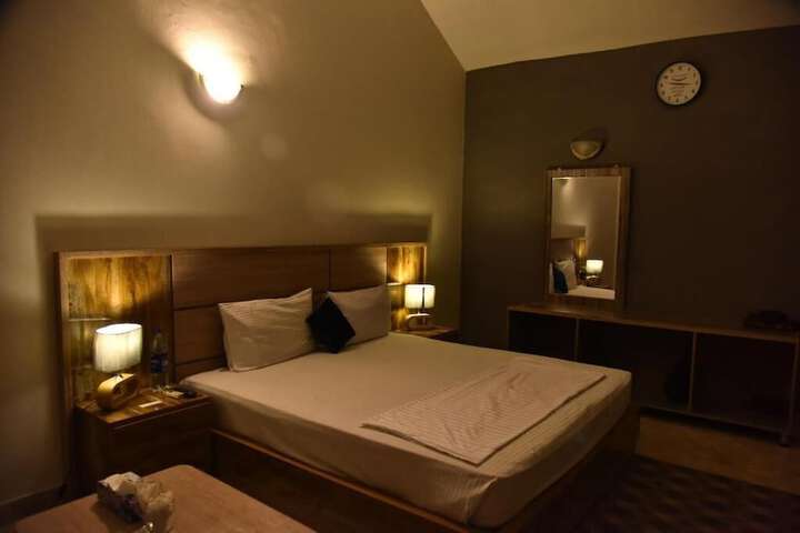 Room 16 of 31