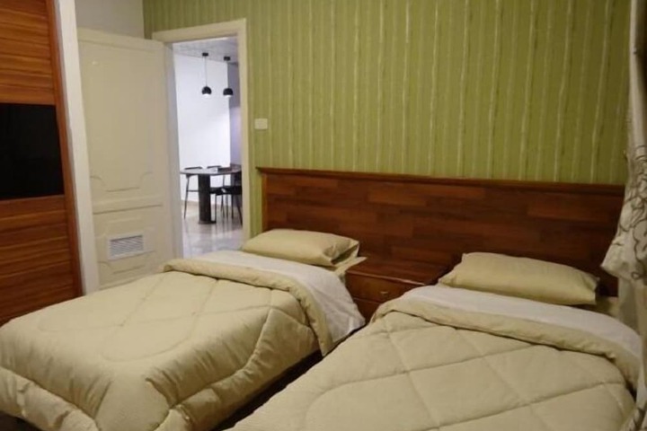 Room 9 of 44