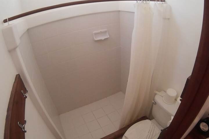 Room 32 of 50