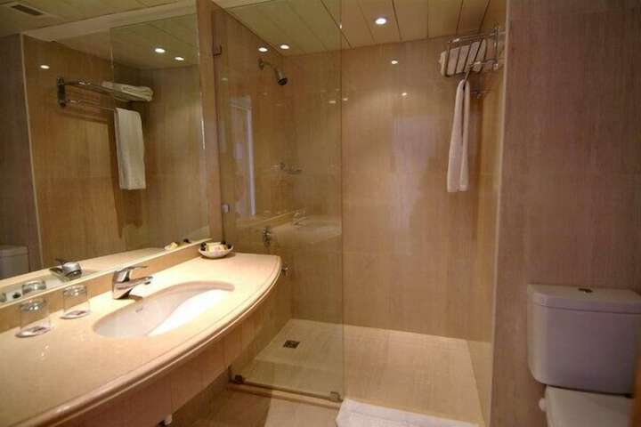 Clean Restrooms