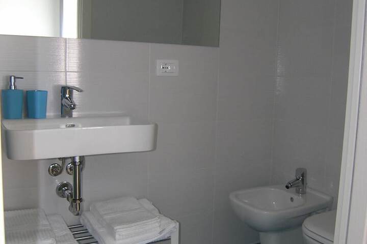 Room 14 of 25