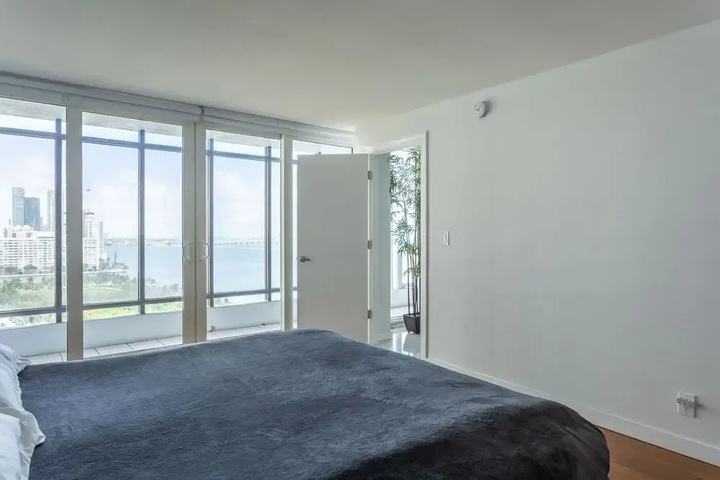 Exterior of 2 Bedroom Pearl in Downtown Miami