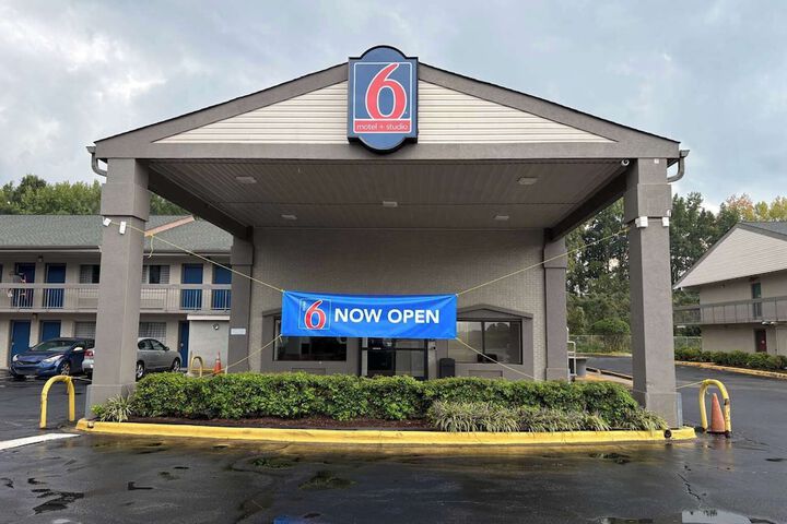 Studio 6 Suites Charlotte NC - Northlake in Charlotte, NC