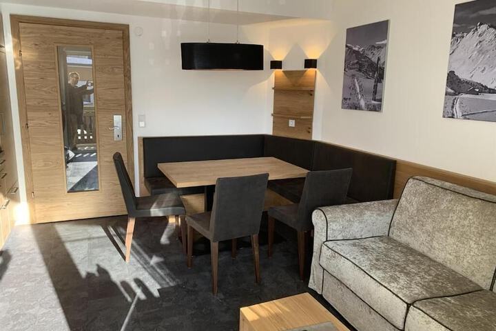 Room 16 of 40