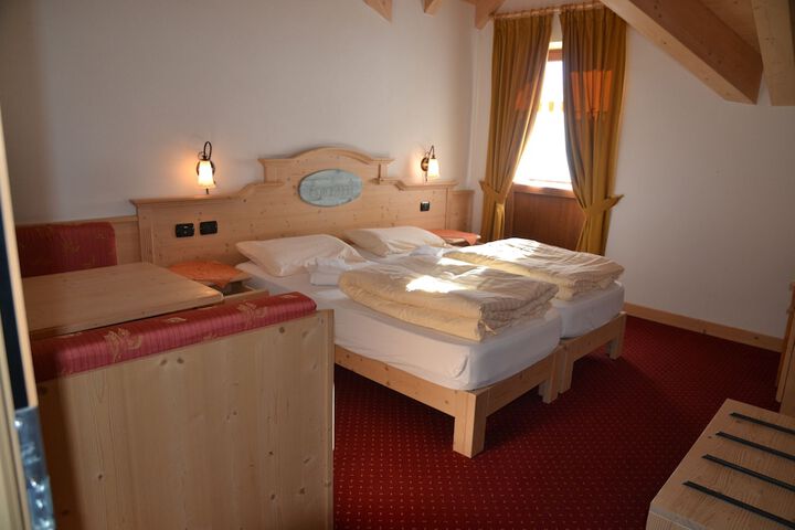 Room 4 of 21