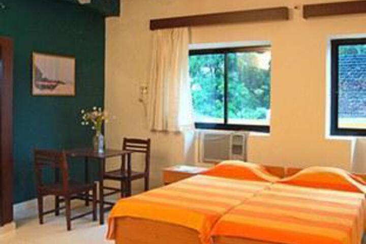 Room 3 of 6