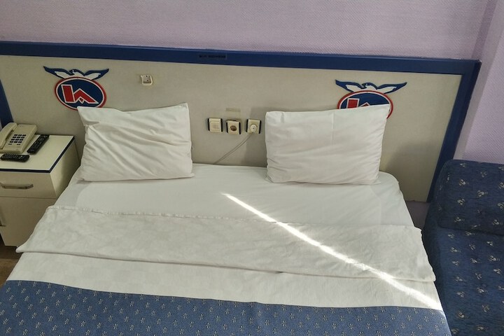 Room 17 of 39