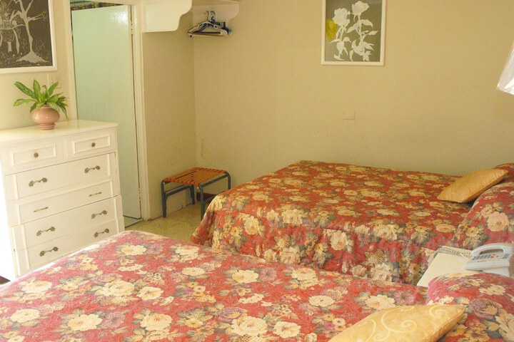 Room 9 of 35