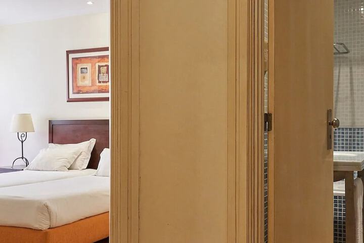 Room 8 of 39