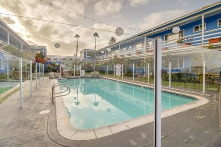 Pool 30 of 49