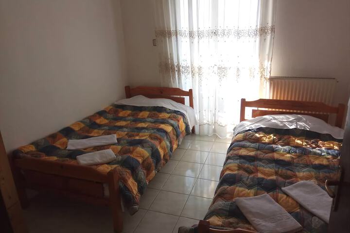 Room 4 of 5