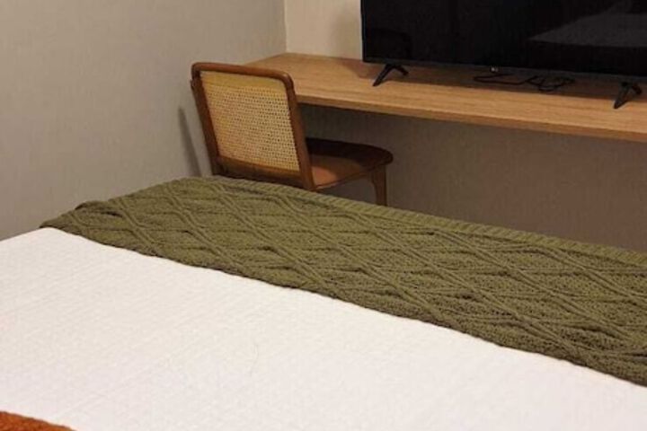 Room 8 of 34