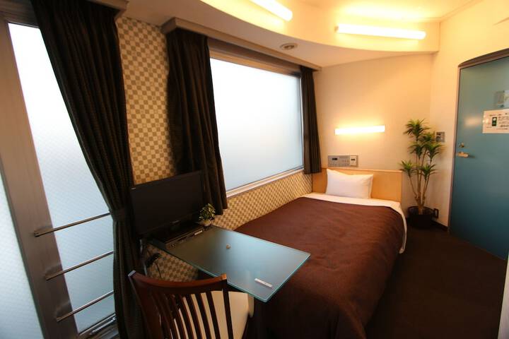 Room 6 of 32