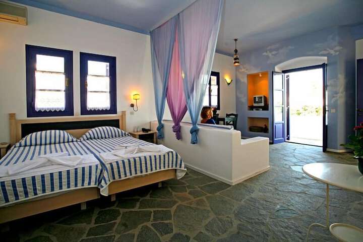 Room 9 of 39
