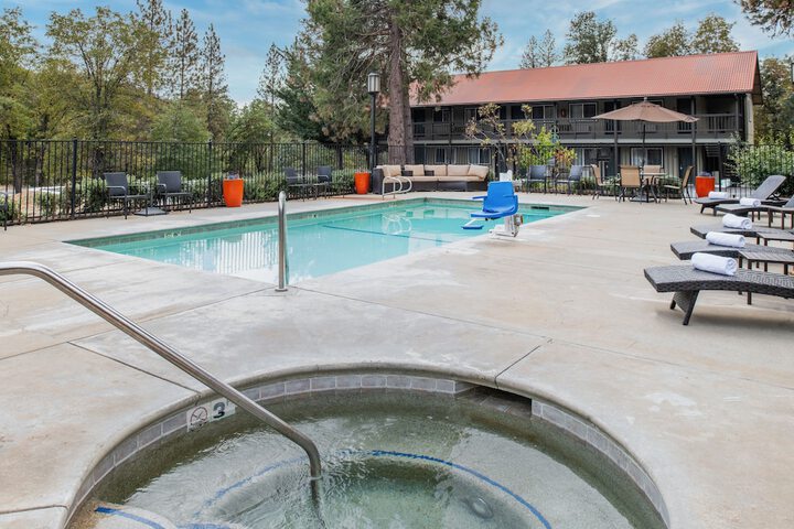 Pool 24 of 50