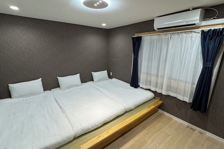 Room 8 of 68