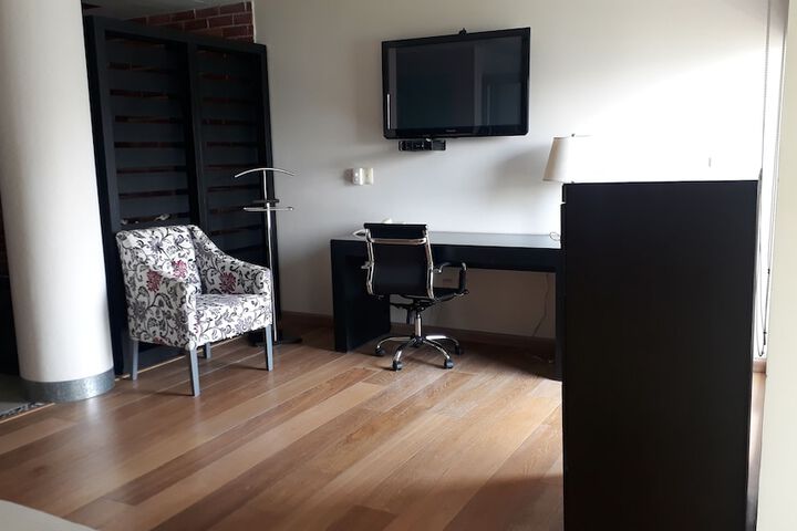 Room 3 of 123