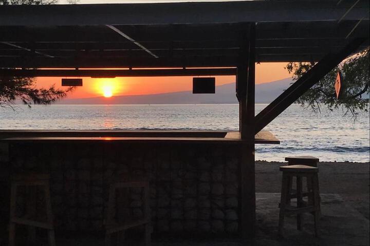 Juliantos by the sea