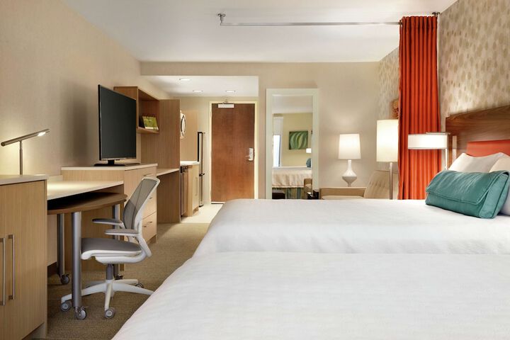 Room 10 of 37