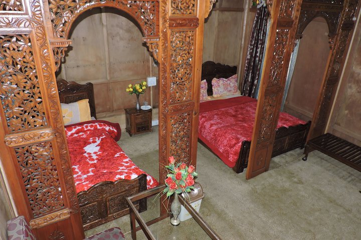 Room 5 of 14