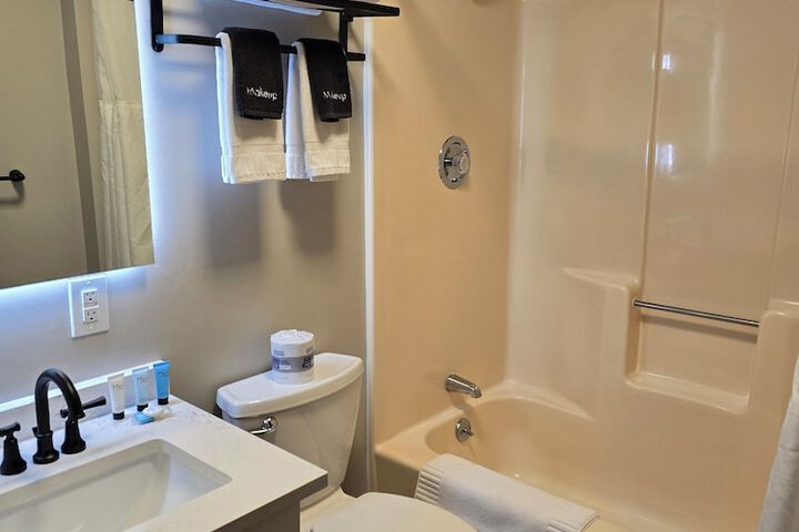 Room 115 of 140