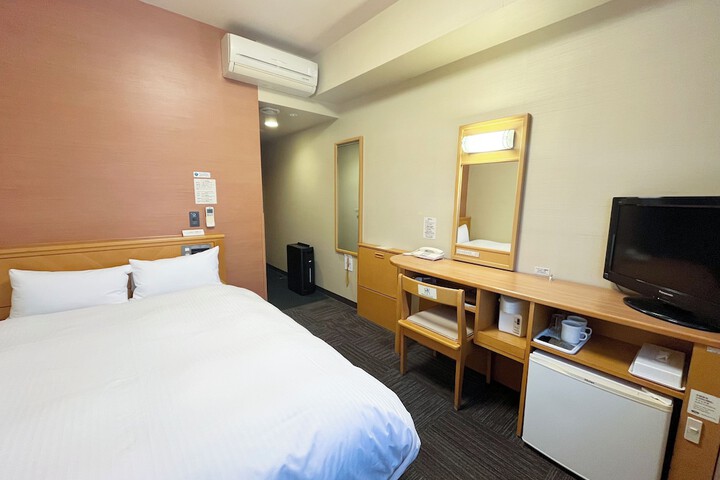 Room 5 of 26